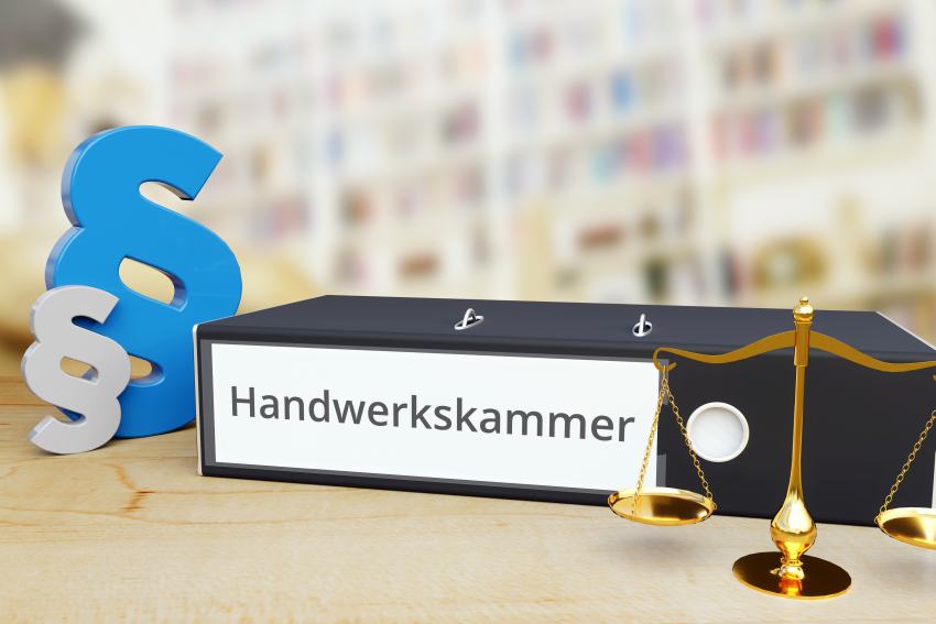 Ordner mit Aufschrift Handwerkskammer